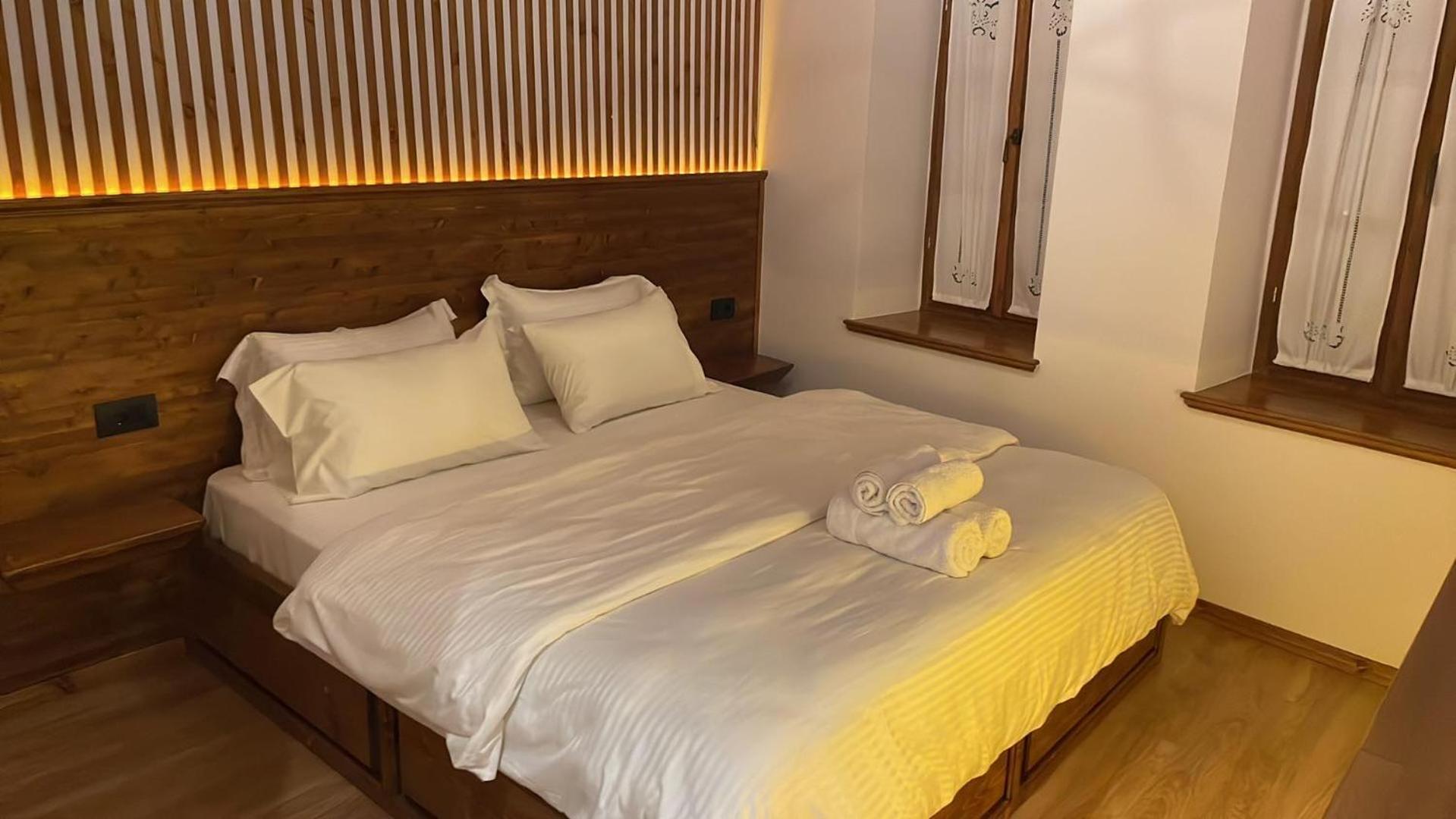 Grey Stone Otel Gjirokastër Dış mekan fotoğraf