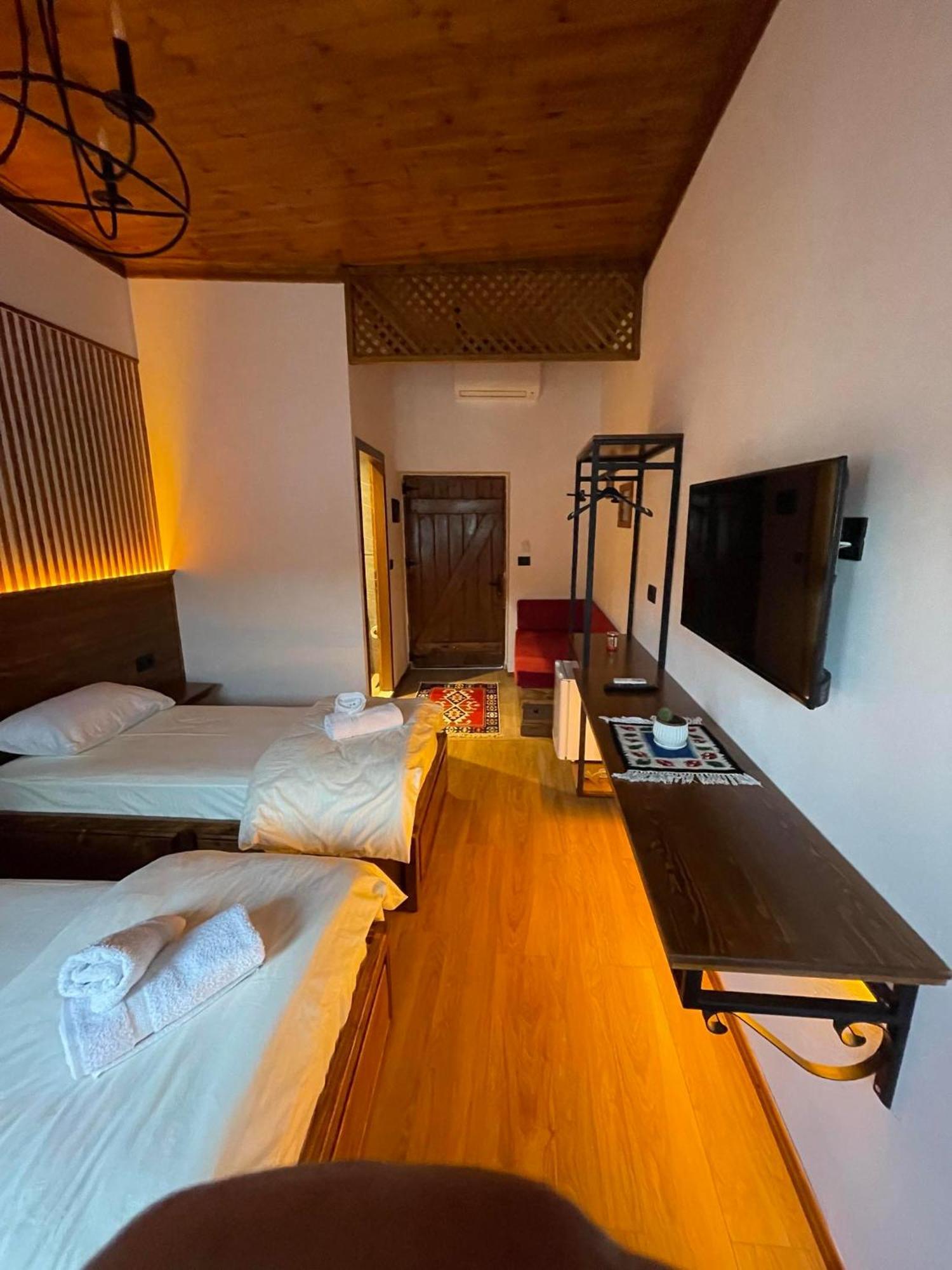 Grey Stone Otel Gjirokastër Dış mekan fotoğraf