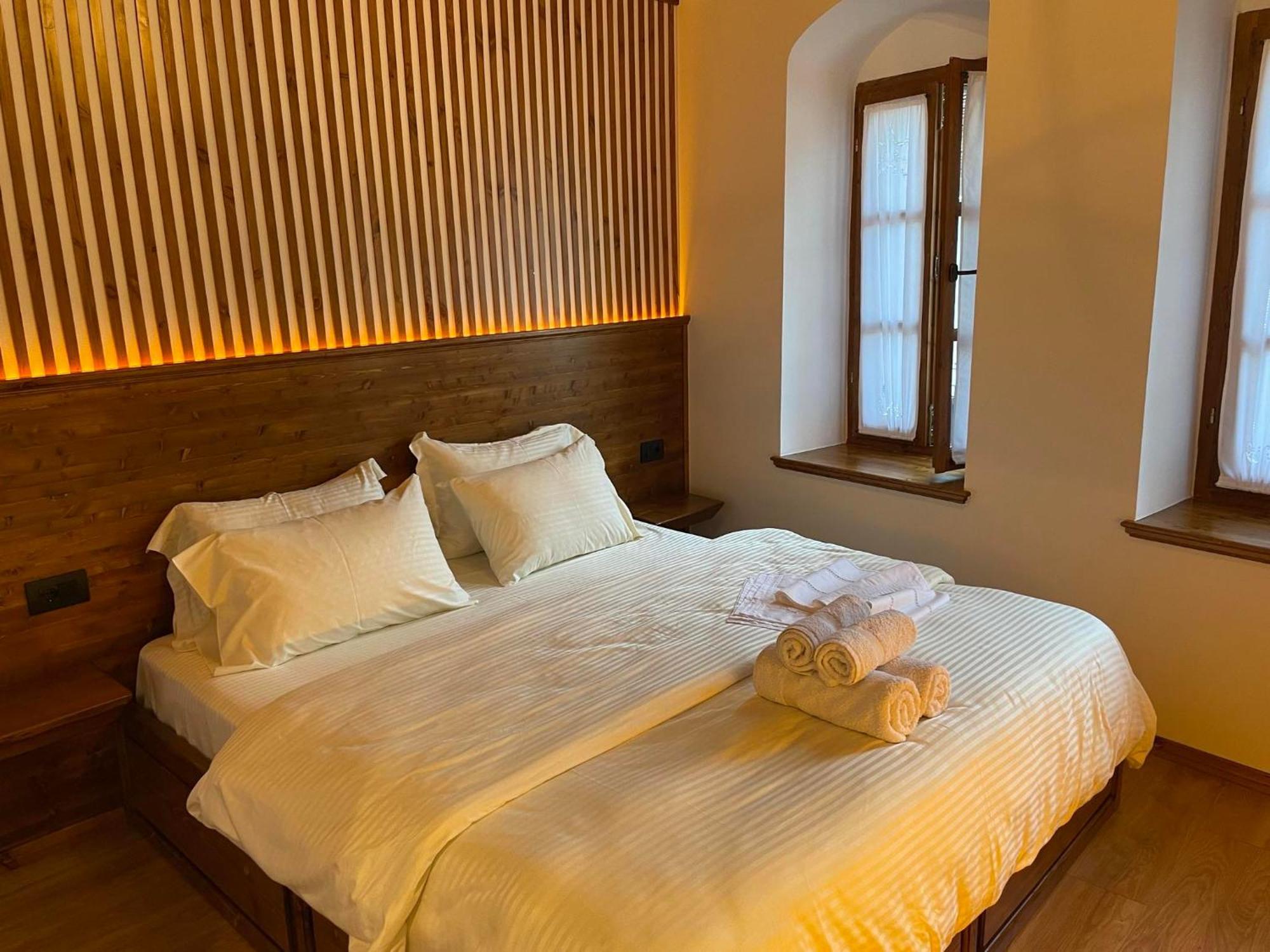 Grey Stone Otel Gjirokastër Dış mekan fotoğraf