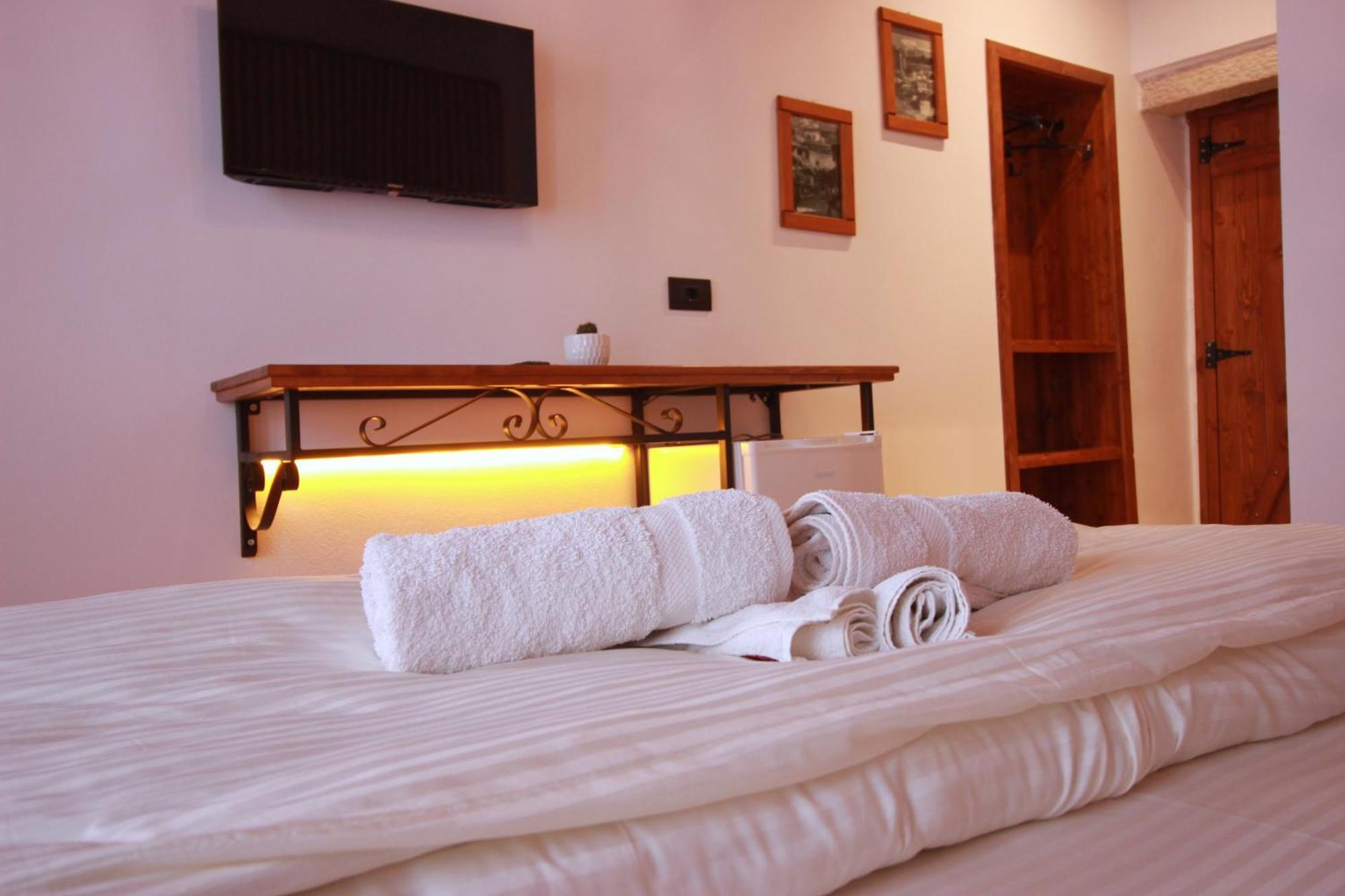 Grey Stone Otel Gjirokastër Dış mekan fotoğraf