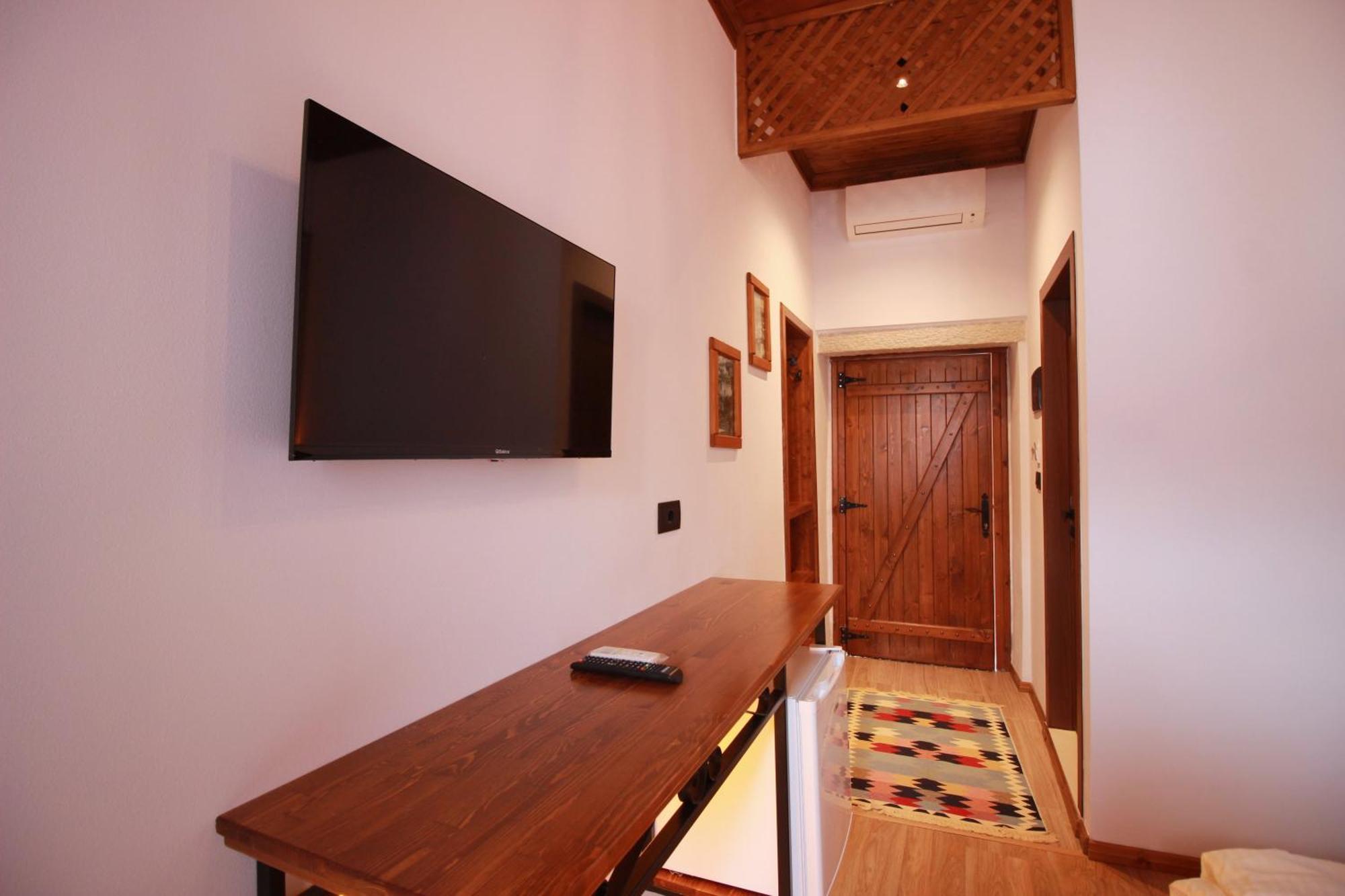 Grey Stone Otel Gjirokastër Dış mekan fotoğraf