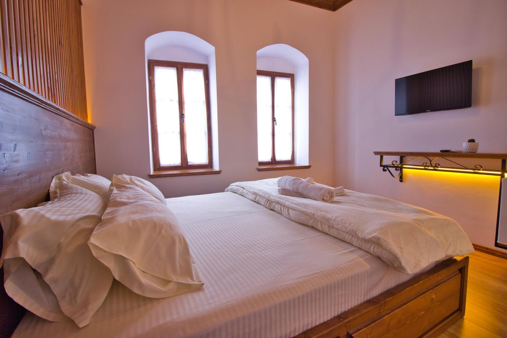 Grey Stone Otel Gjirokastër Dış mekan fotoğraf