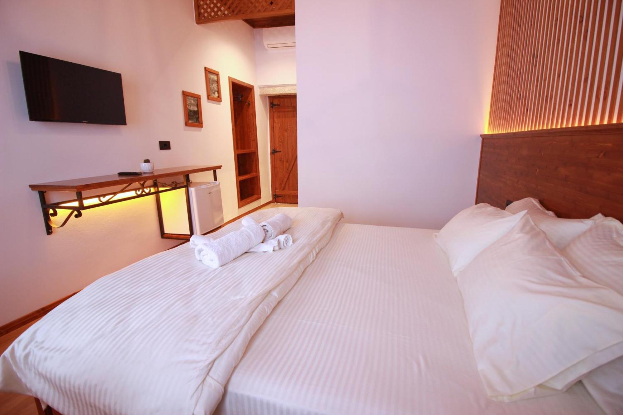 Grey Stone Otel Gjirokastër Dış mekan fotoğraf