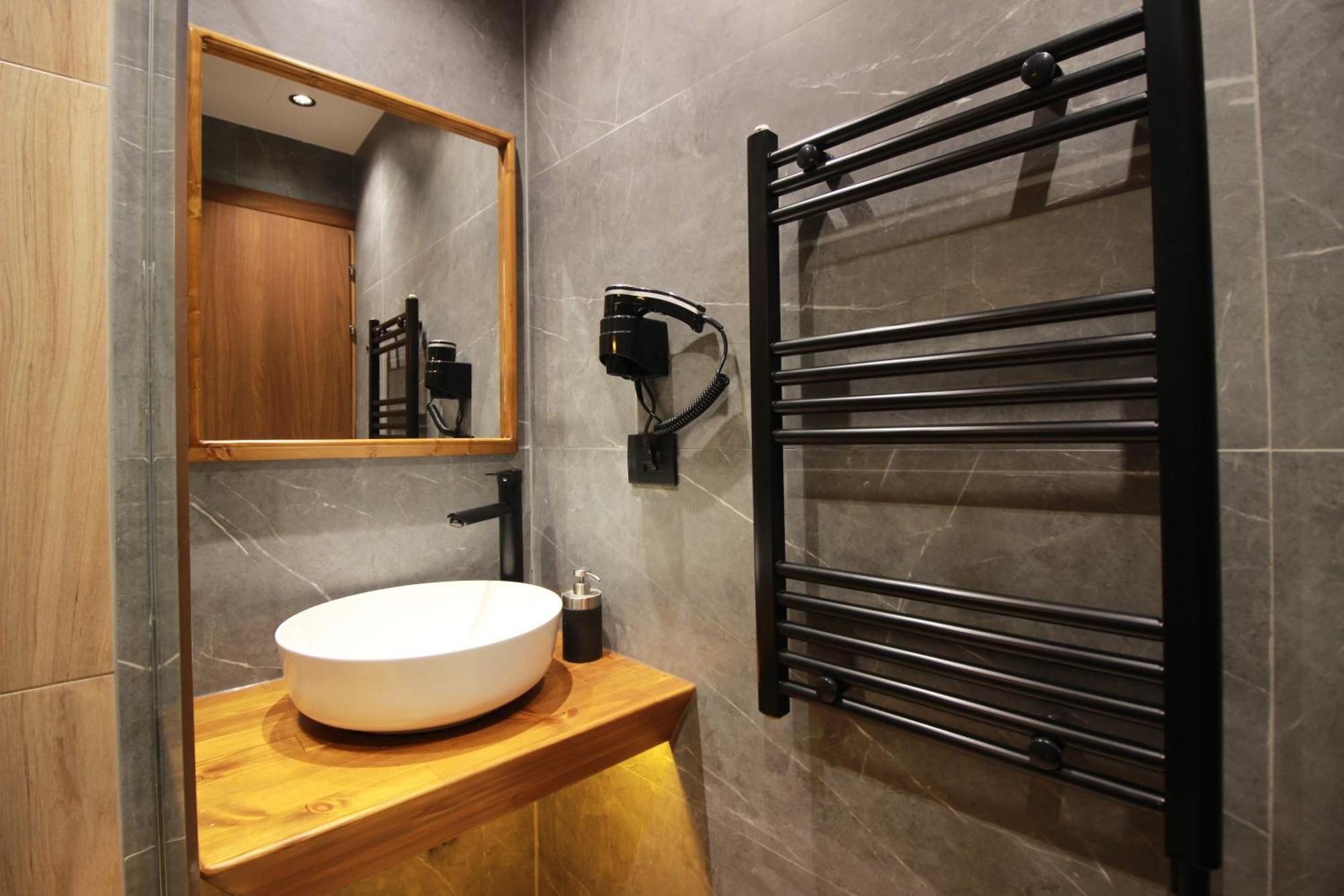 Grey Stone Otel Gjirokastër Dış mekan fotoğraf