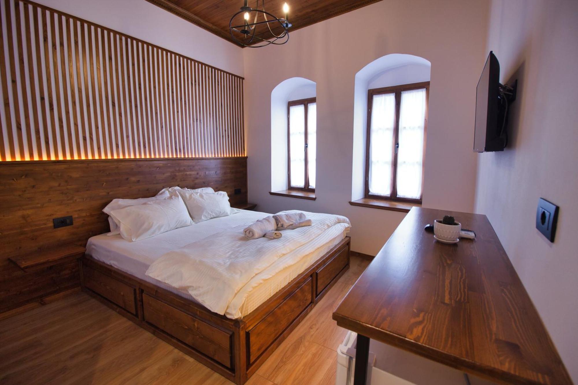 Grey Stone Otel Gjirokastër Dış mekan fotoğraf