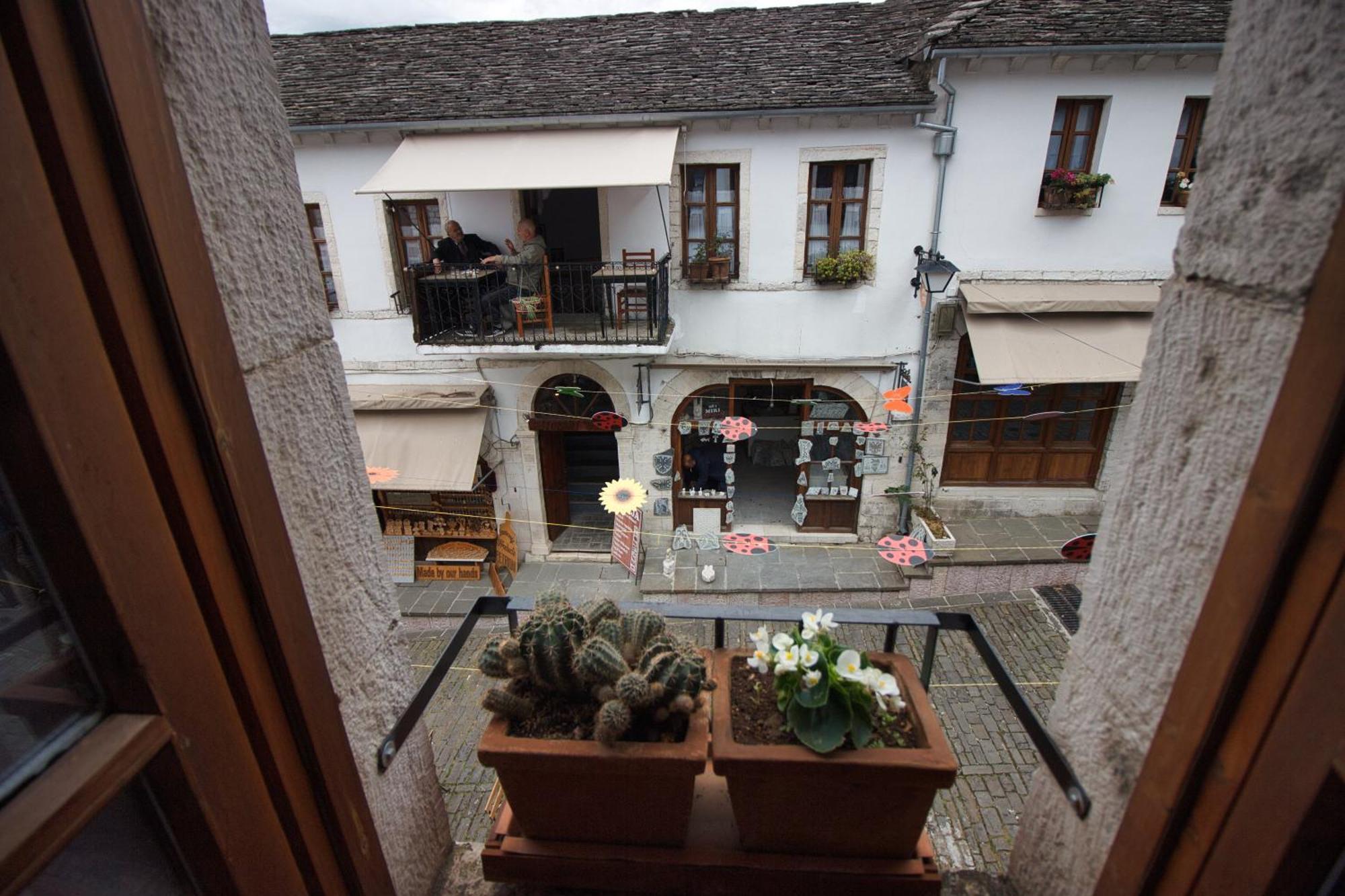 Grey Stone Otel Gjirokastër Dış mekan fotoğraf