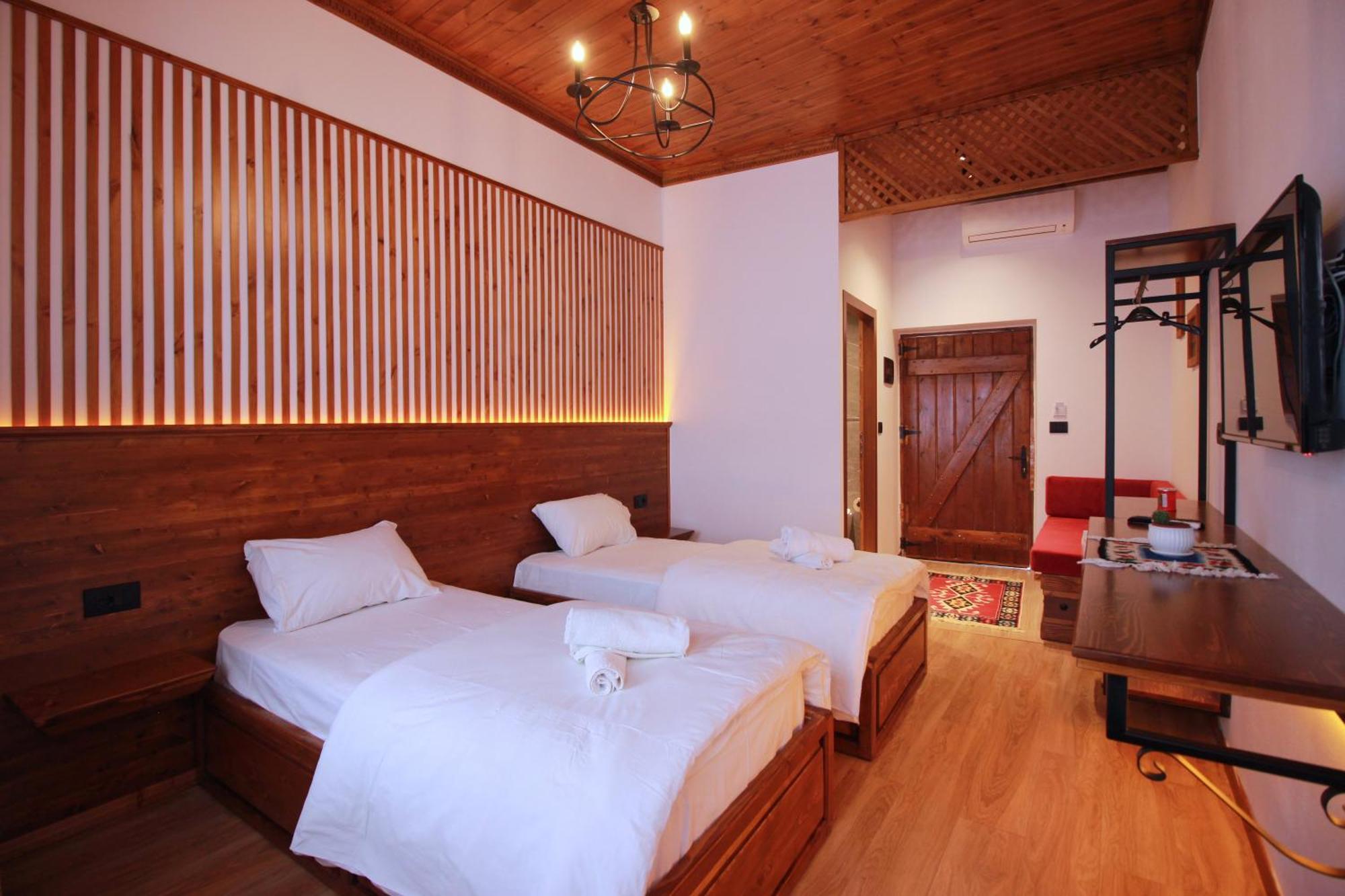 Grey Stone Otel Gjirokastër Dış mekan fotoğraf