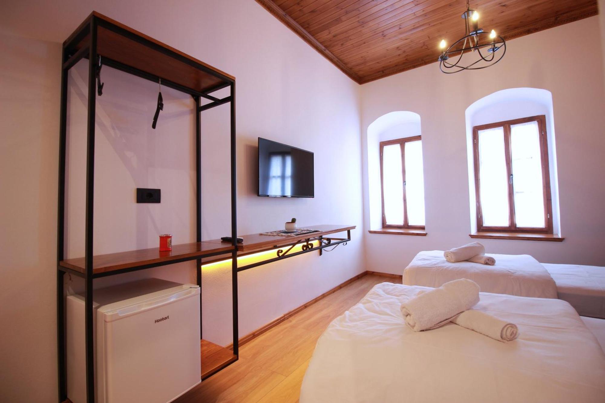 Grey Stone Otel Gjirokastër Dış mekan fotoğraf