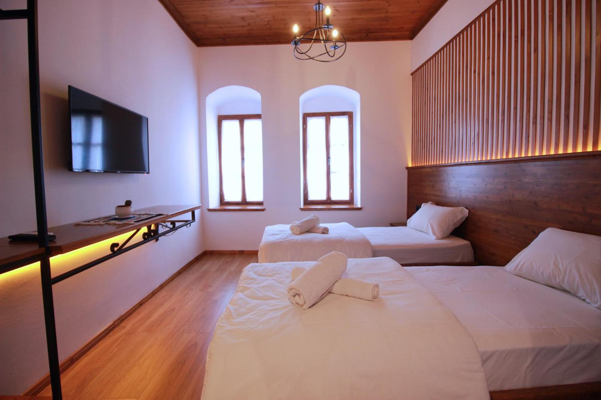 Grey Stone Otel Gjirokastër Dış mekan fotoğraf
