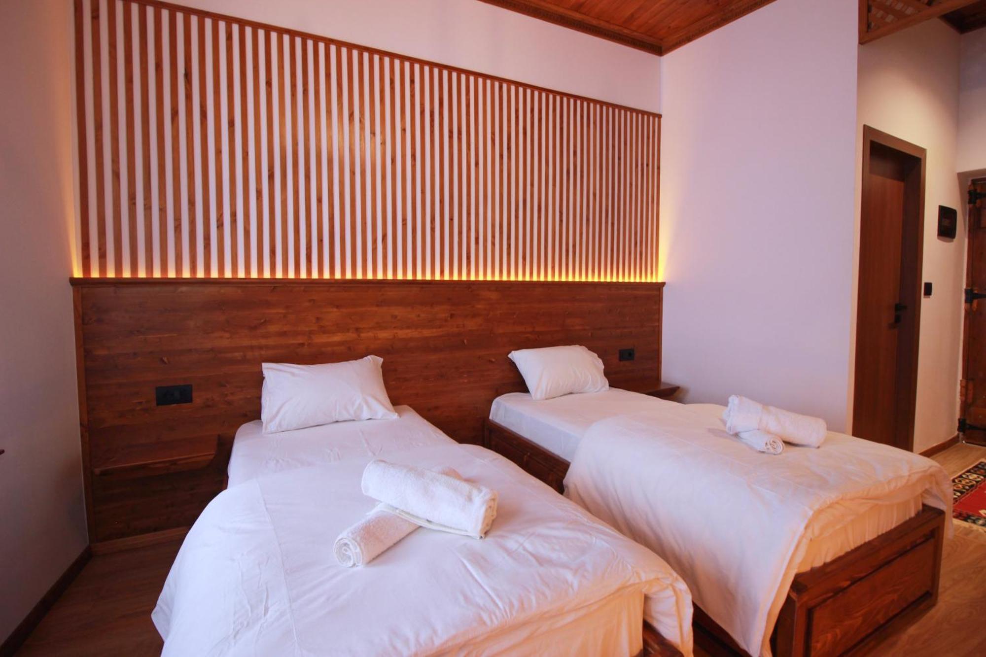 Grey Stone Otel Gjirokastër Dış mekan fotoğraf