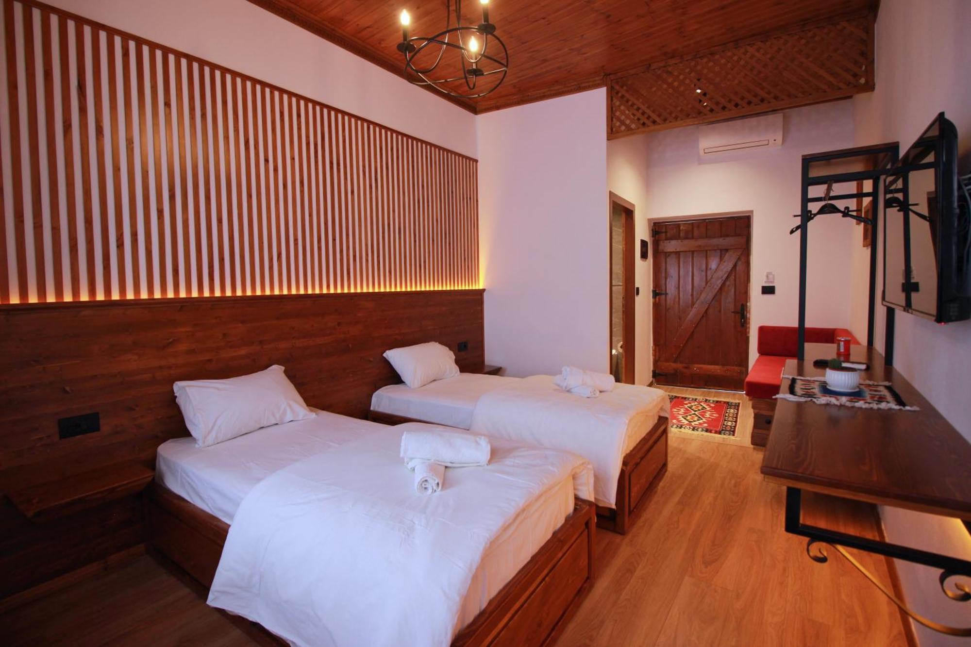 Grey Stone Otel Gjirokastër Dış mekan fotoğraf