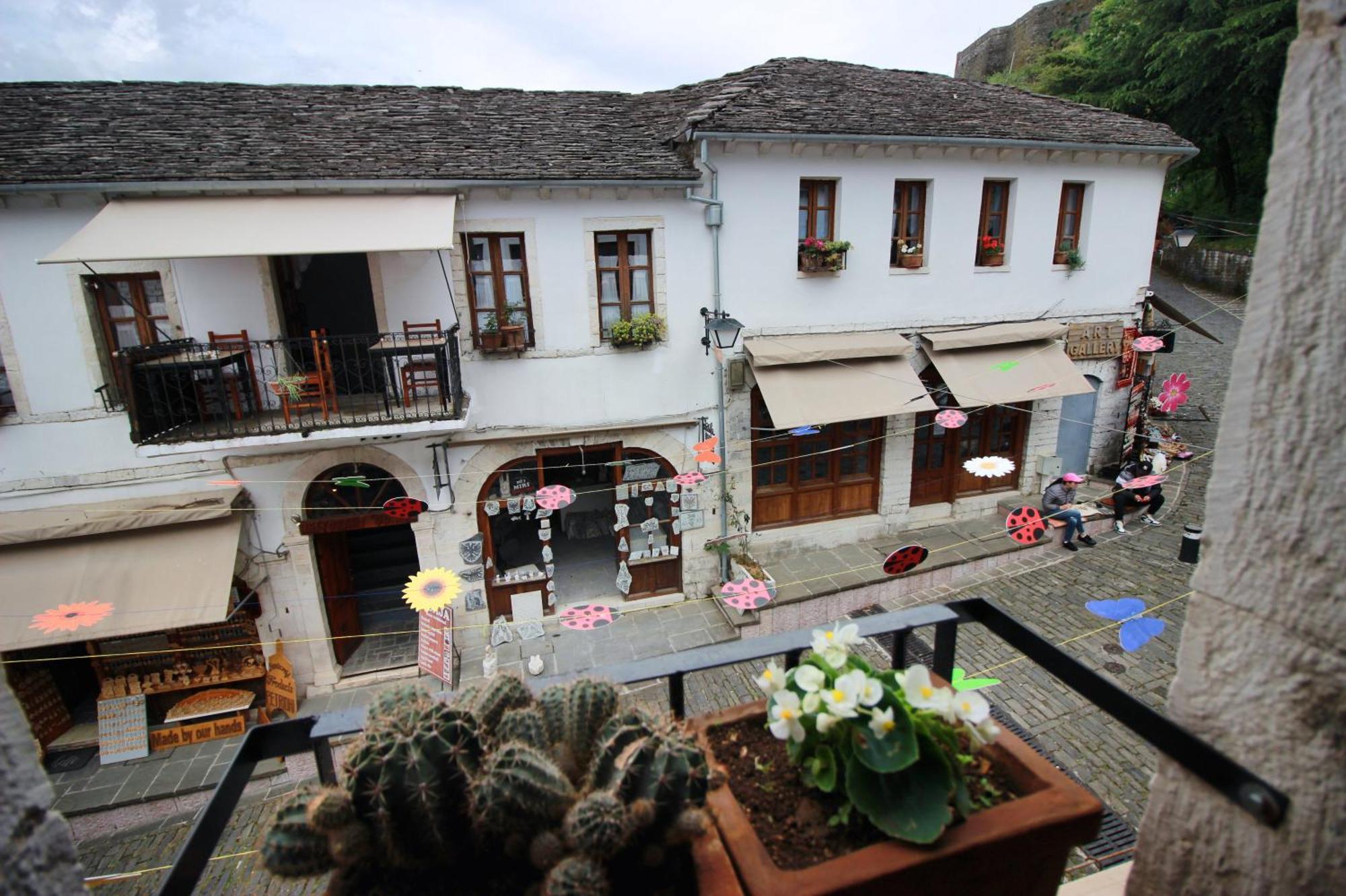Grey Stone Otel Gjirokastër Dış mekan fotoğraf