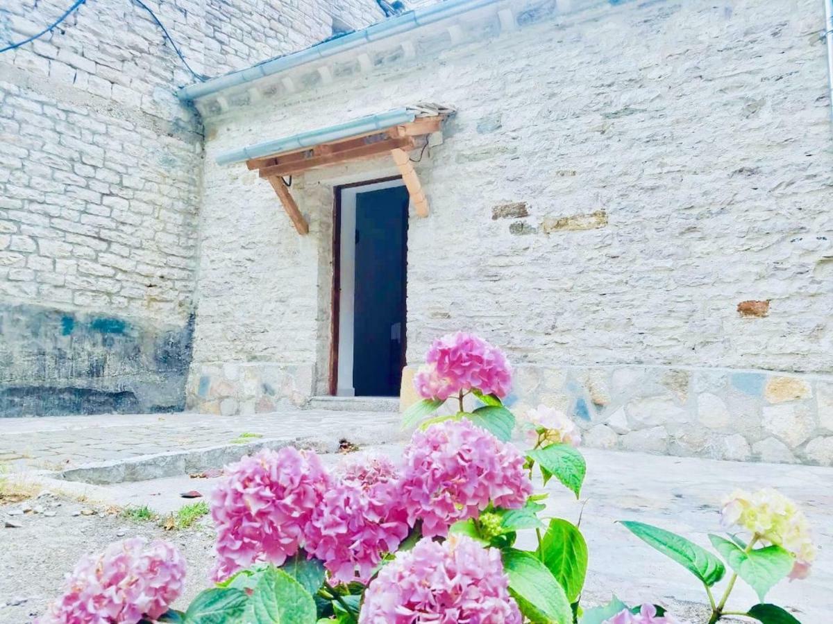 Grey Stone Otel Gjirokastër Dış mekan fotoğraf